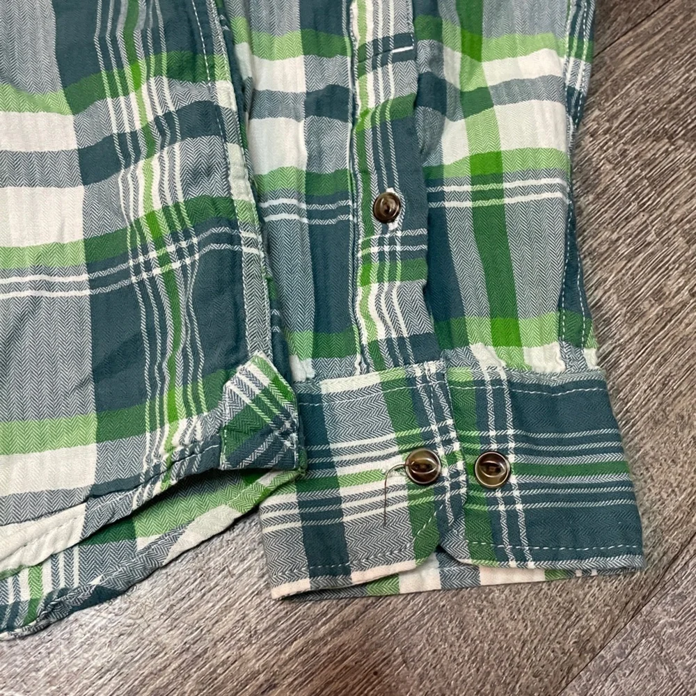 The North Face Green and White‎ Plaid Button Down Shirt size Medium
